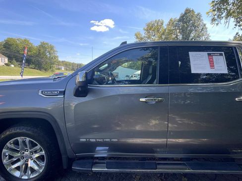 Used 2022 GMC Sierra 1500 SLT w/ SLT Premium Plus Package AWD/4WD image 3