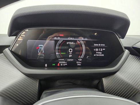 Used 2024 Audi e-tron GT Prestige image 11
