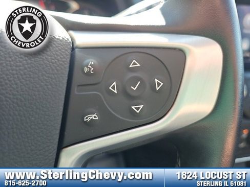 Used 2023 GMC Terrain SLT w/ Elevation Edition image 17