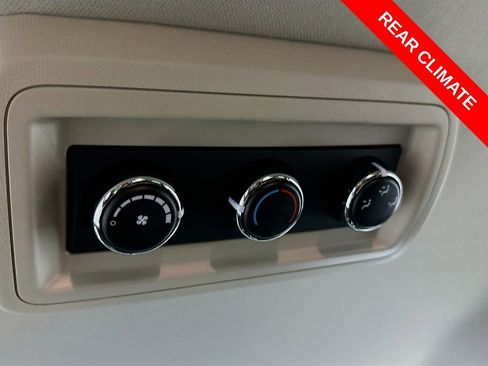 Used 2018 Dodge Grand Caravan SE w/ UConnect Hands-Free Group FWD image 24