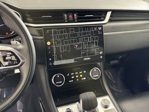 Used 2022 Jaguar F-PACE S image 23