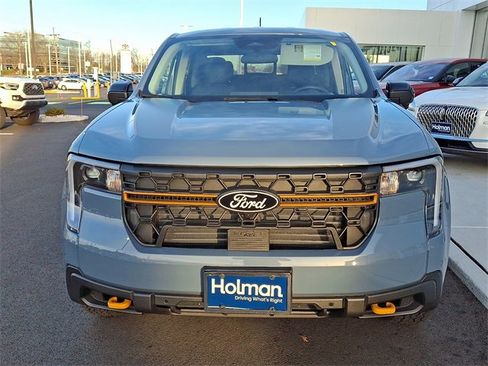 Used 2025 Ford Maverick Tremor image 3