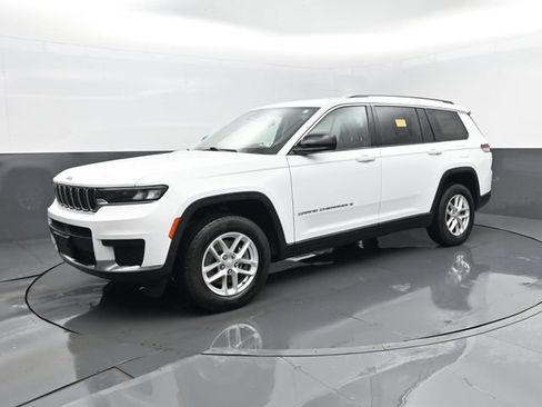 Used 2023 Jeep Grand Cherokee L Laredo AWD/4WD image 2