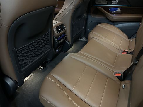 New 2026 Mercedes-Benz GLS 450 4MATIC image 11