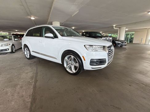 Used 2019 Audi Q7 3.0T Prestige AWD/4WD image 5