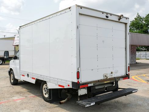 Used 2019 GMC Savana 3500 Van Cab-Chassis 2D w/ Power Convenience Package image 10