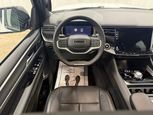 Used 2025 Jeep Wagoneer Series II w/ Premium Group I image 15