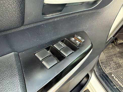 Used 2015 Toyota Tundra SR5 image 22