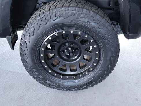 Used 2015 Chevrolet Colorado Z71 image 40