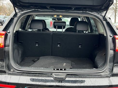 Used 2018 Kia Niro EX Premium image 12