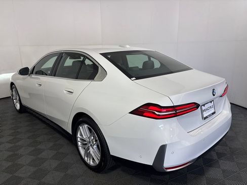 Certified 2024 BMW 530i w/ Premium Package RWD image 7