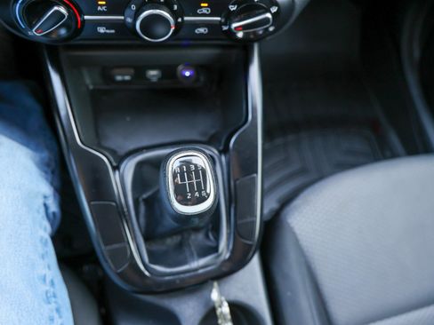 Used 2020 Kia Soul LX FWD image 23