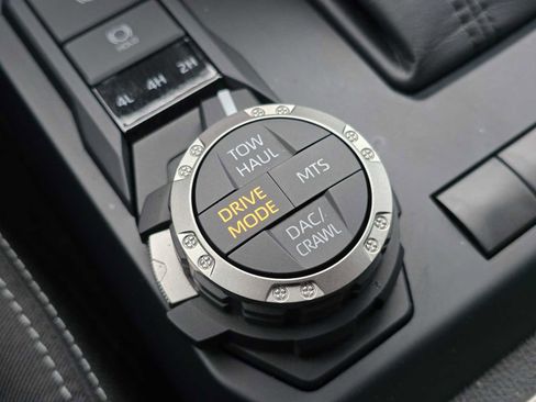 Certified 2025 Toyota Tacoma TRD Off-Road image 34