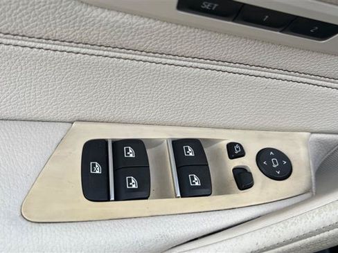 Used 2018 BMW 530e RWD image 36