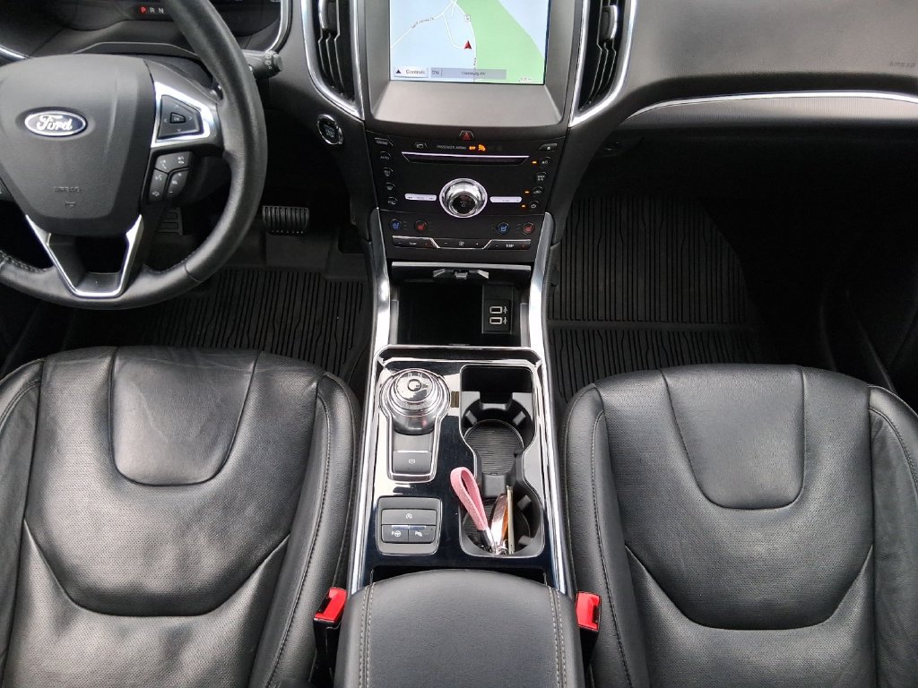 Used 2019 Ford Edge Titanium w/ Equipment Group 301A AWD/4WD image 28