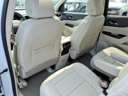 Used 2023 GMC Acadia Denali w/ Denali Technology Package AWD/4WD image 16