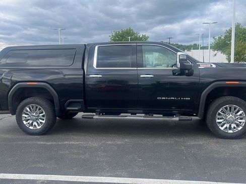 Used 2022 GMC Sierra 2500 Denali AWD/4WD image 4