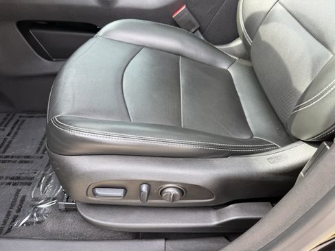 Used 2023 GMC Terrain SLT w/ Elevation Edition image 26