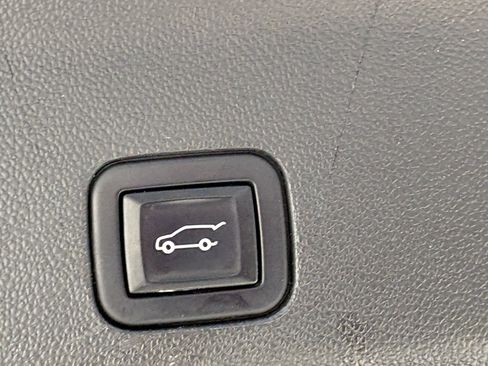 Used 2023 Cadillac Escalade ESV V AWD/4WD image 11