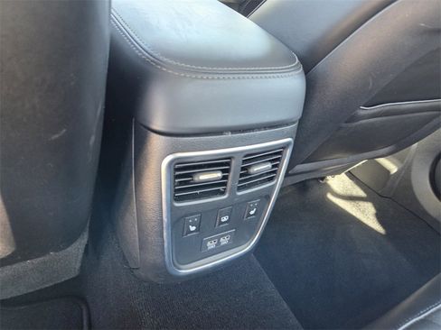 Used 2022 Chrysler 300 Touring L w/ Popular Equipment Group image 8