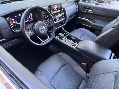 Used 2024 Nissan Pathfinder Platinum w/ Cargo Package image 30