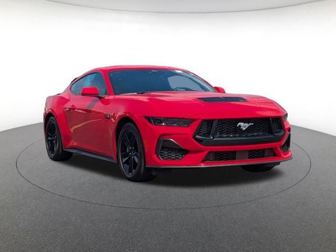 Used 2025 Ford Mustang GT RWD image 3