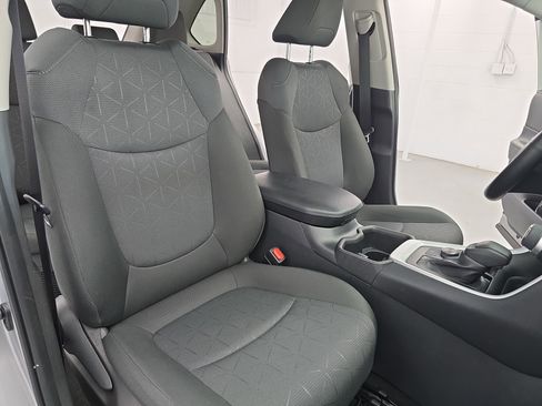 Used 2024 Toyota RAV4 XLE AWD/4WD image 10