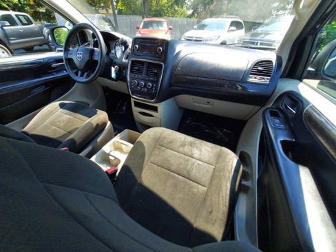 Used 2012 Dodge Grand Caravan SE FWD image 11