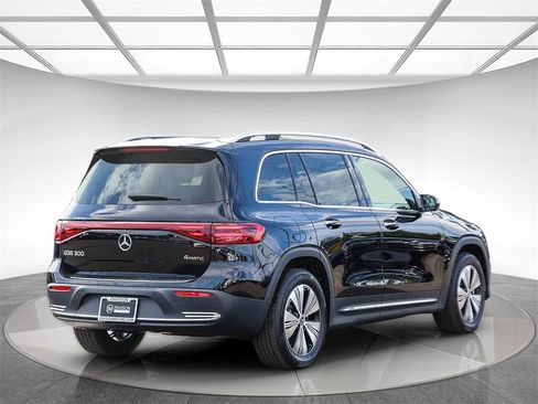 New 2025 Mercedes-Benz EQB 300 4MATIC image 4