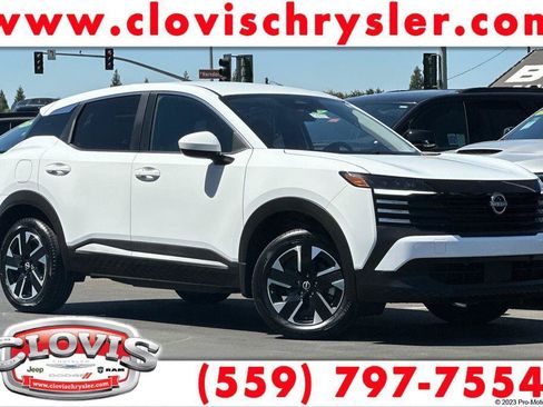 Used 2025 Nissan Kicks SV AWD/4WD image 1