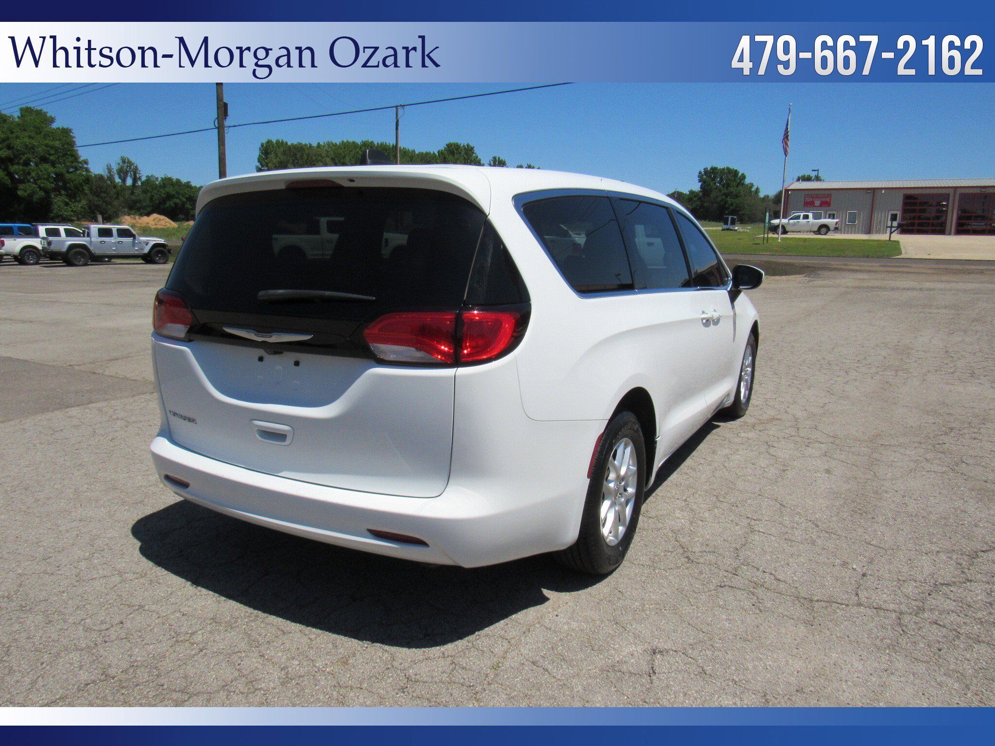 Used 2022 Chrysler Voyager LX FWD image 13