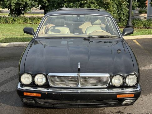 Used 1997 Jaguar XJ6 image 4