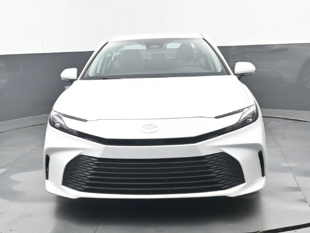 Used 2025 Toyota Camry LE w/ Convenience Package FWD image 5
