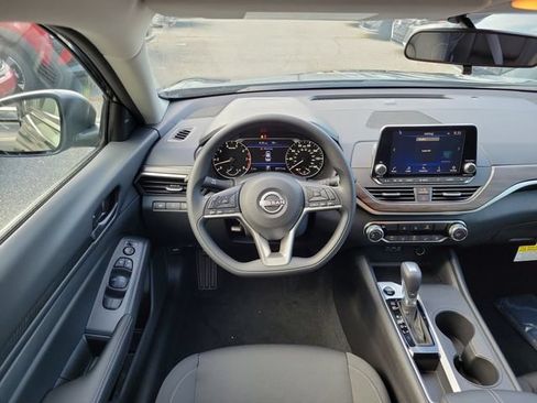 New 2026 Nissan Altima 2.5 SV FWD image 8