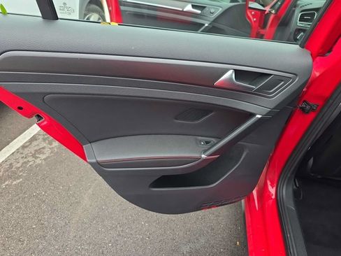 Used 2019 Volkswagen GTI SE FWD image 22