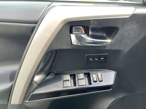 Used 2018 Toyota RAV4 Limited w/ Advanced Technology Package AWD/4WD image 12