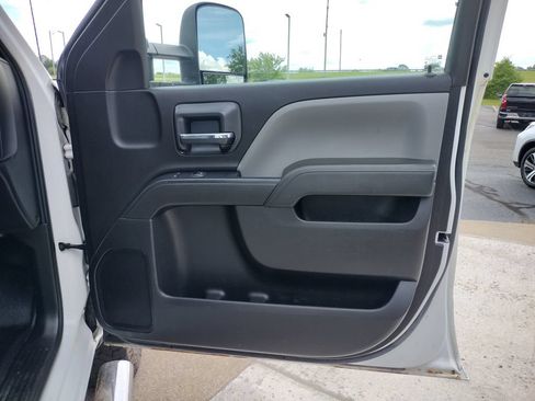 Used 2019 Chevrolet Silverado 2500 W/T AWD/4WD image 14