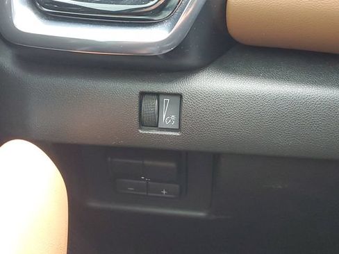 Certified 2023 GMC Canyon AT4 w/ AT4 Premium Package AWD/4WD image 19