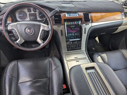 Used 2013 Cadillac Escalade Luxury AWD/4WD image 29