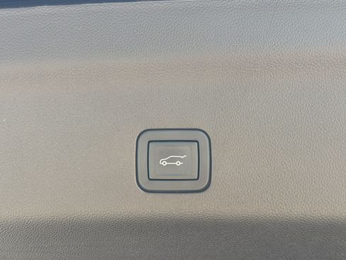 Used 2024 Chevrolet Tahoe LT w/ LT Signature Package RWD image 28