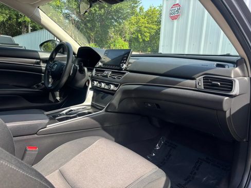Used 2018 Honda Accord Hybrid image 16