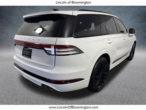 Certified 2025 Lincoln Aviator Reserve w/ Jet Appearance Package AWD/4WD image 7