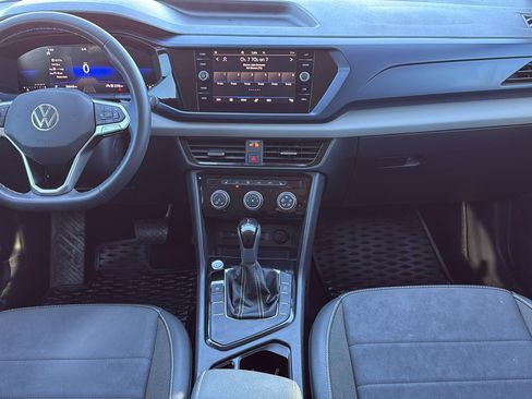 Used 2023 Volkswagen Taos SE image 16