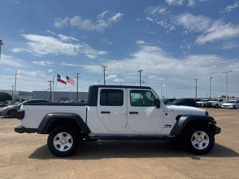 Used 2020 Jeep Gladiator Sport w/ Quick Order Package 24S AWD/4WD image 24