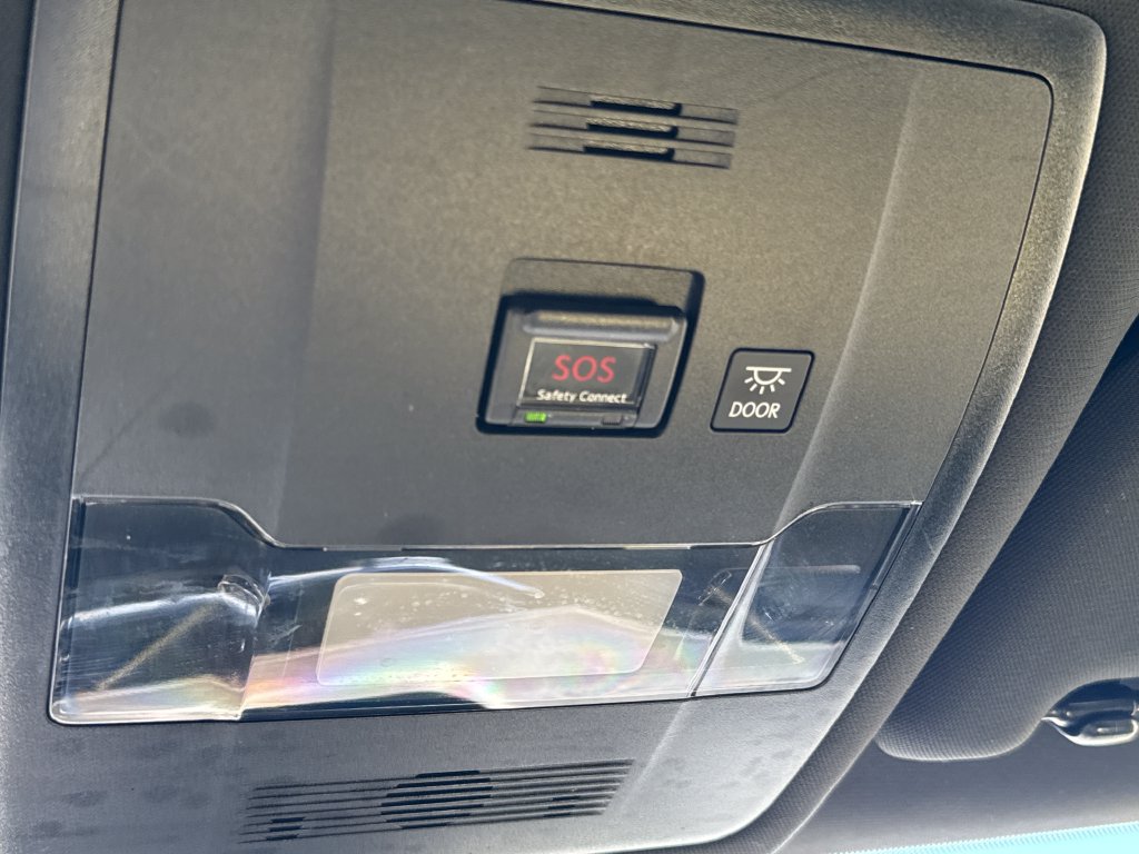 Used 2019 Lexus UX 200 w/ Accessory Package FWD image 31