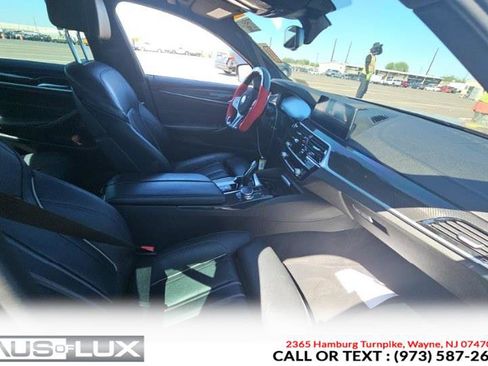 Used 2020 BMW M550i xDrive image 5