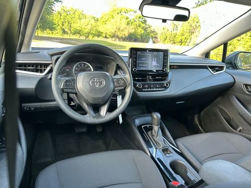 Used 2022 Toyota Corolla LE image 12