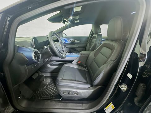 Used 2025 Chevrolet Equinox EV LT FWD image 13