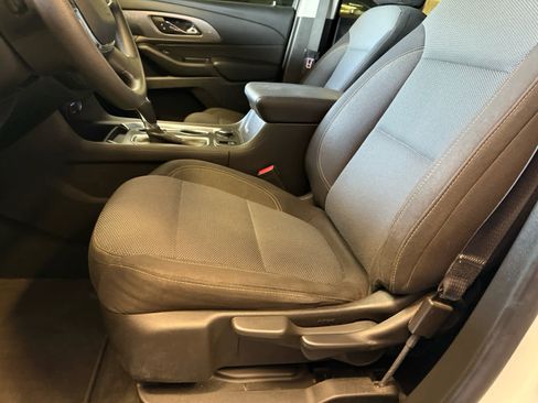 Used 2019 Chevrolet Traverse LS FWD image 4