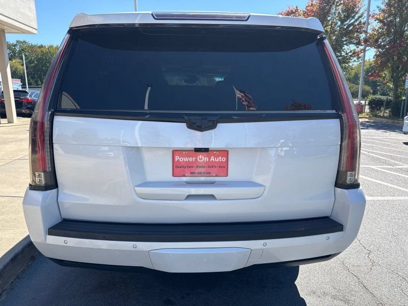 Used 2018 Cadillac Escalade ESV Premium Luxury RWD image 6